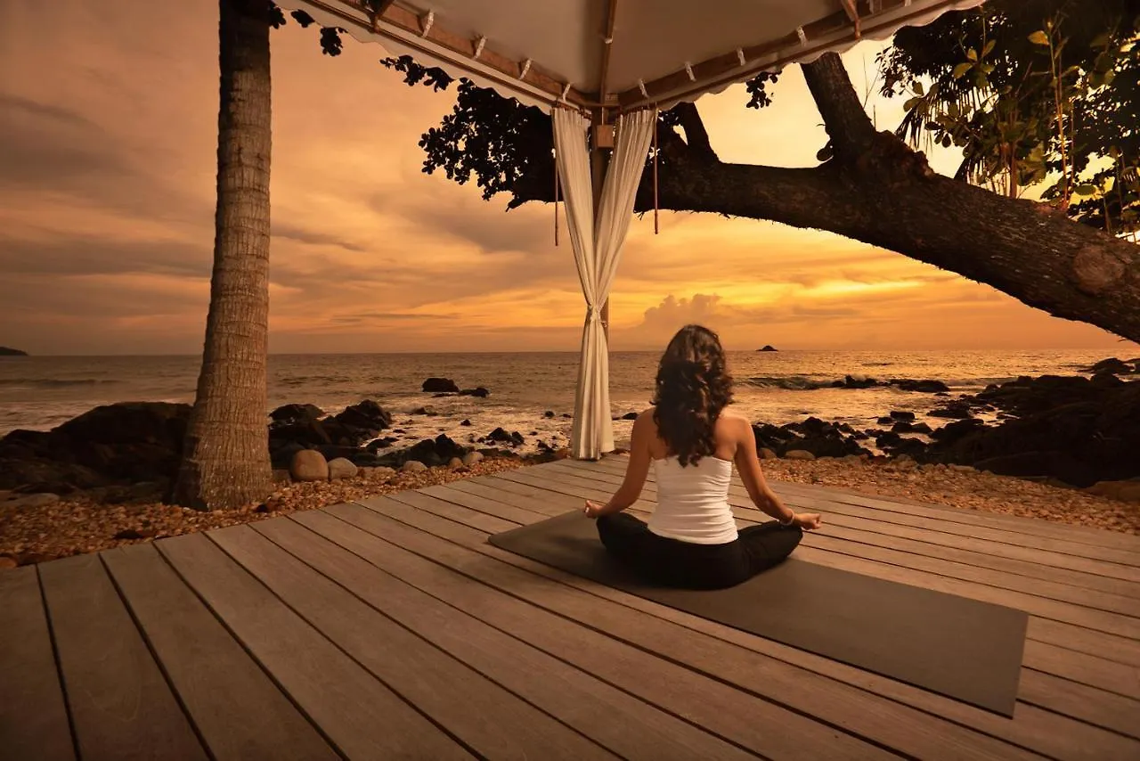 Trisara Villas & Residences Phuket Най-Тон-Бич 5*,
